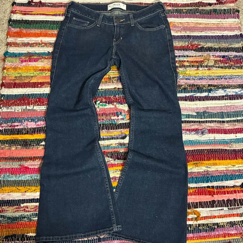 Hollister Ultra Low-Rise Flare Dark Wash Jeans Size 4S W27 Short